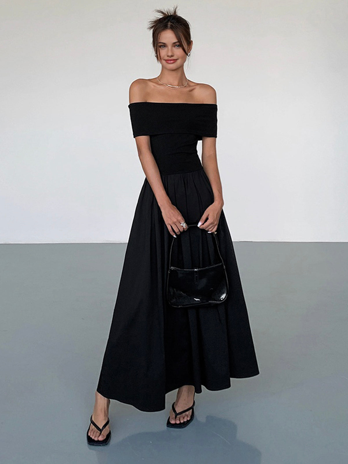 Damenkleid Satin Off-Shoulder mit elegantem Schnitt