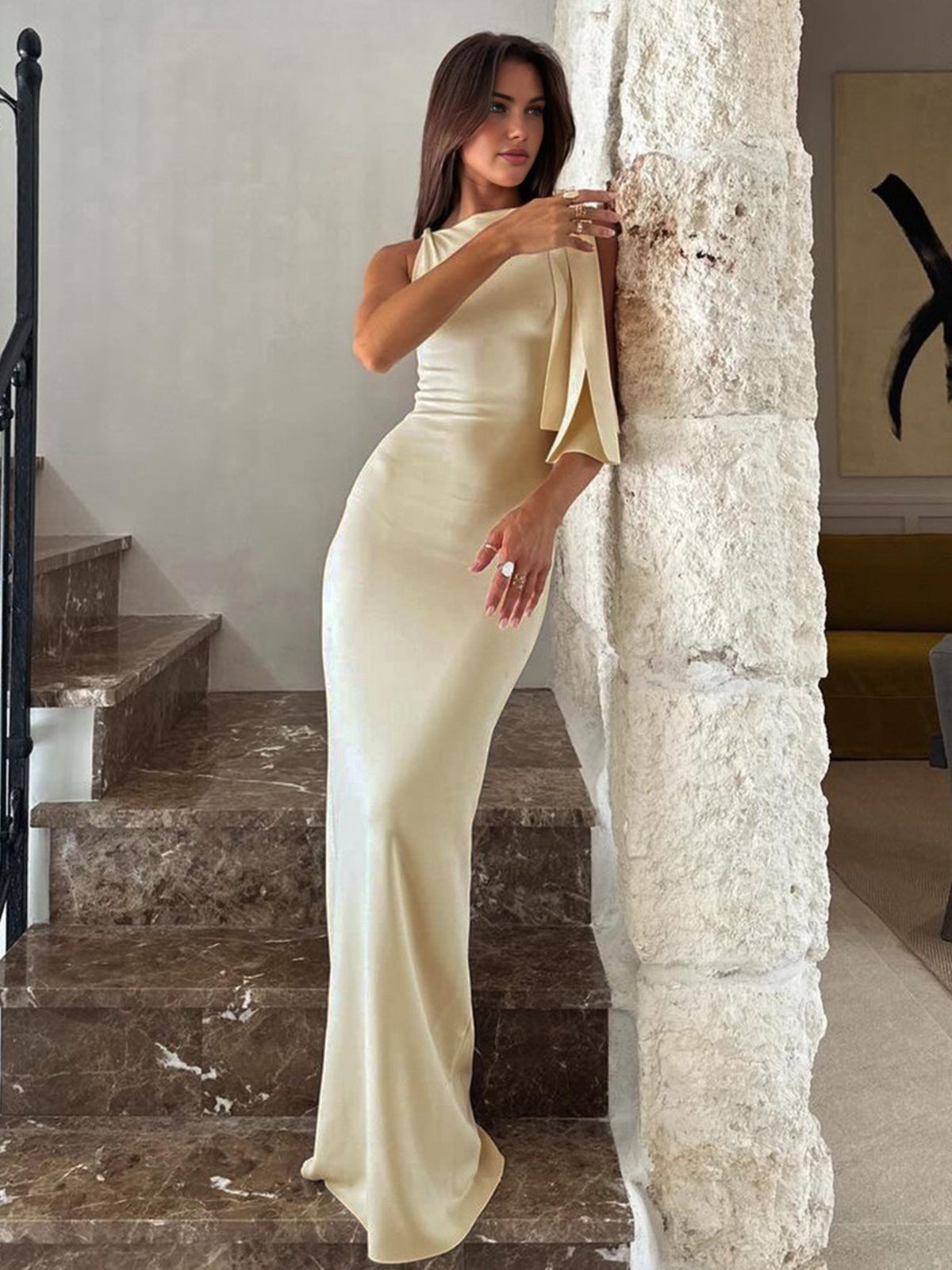 Elegantes Maxikleid mit Knoten – atmungsaktiv & fließende Silhouette