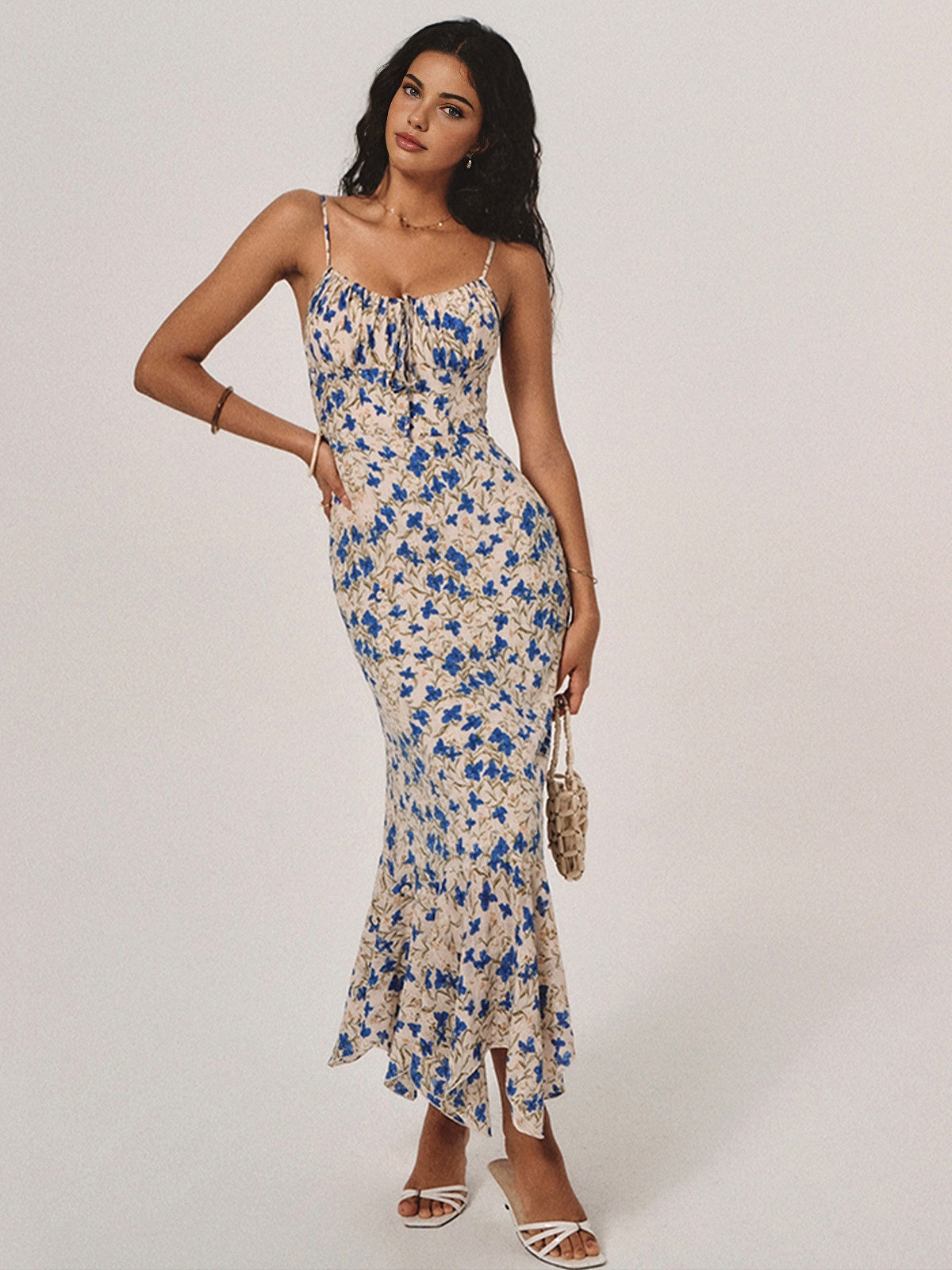 Boho Maxikleid mit Blumenprint & asymmetrischem Saum – Sommerkleid