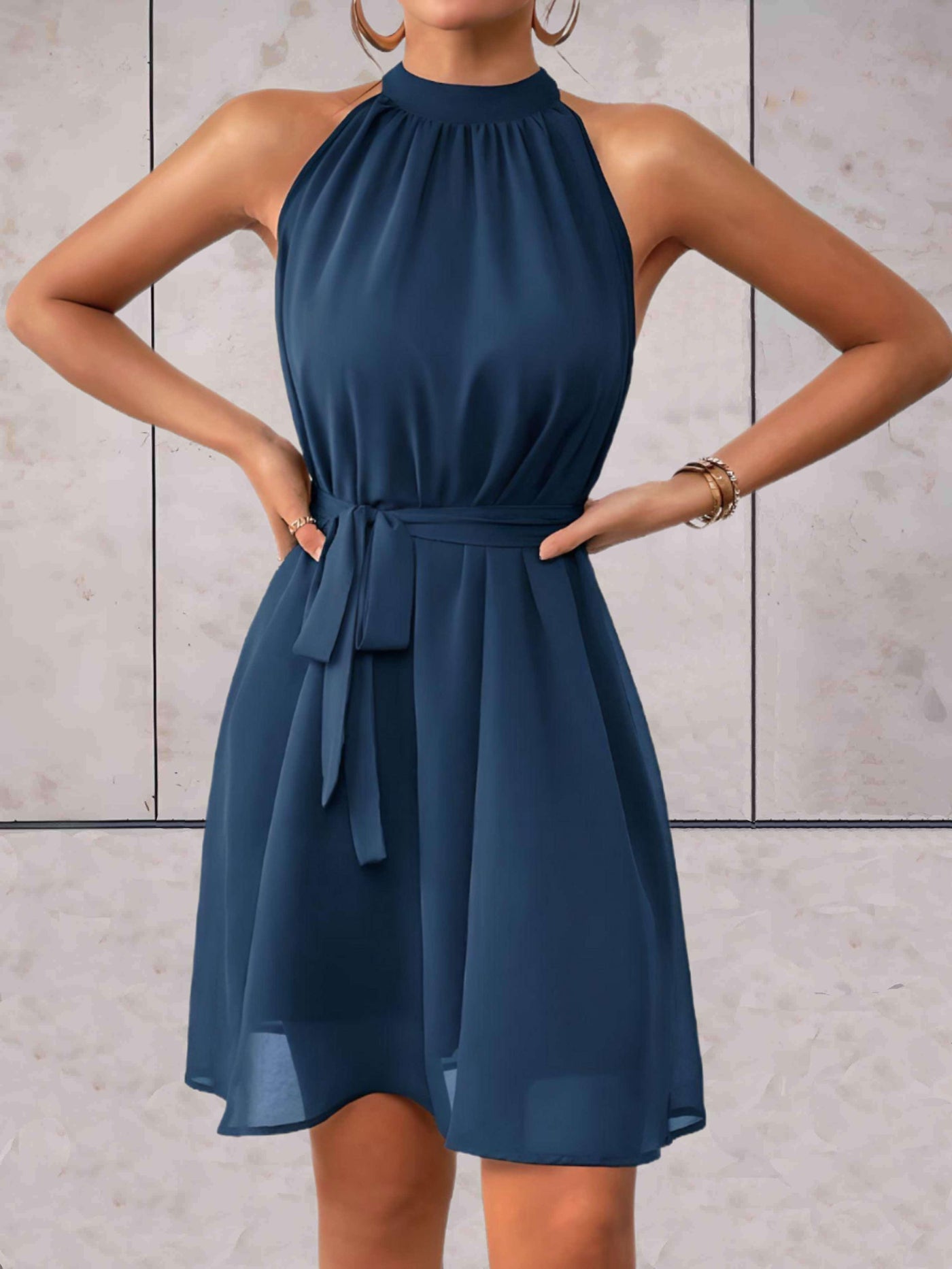 Elegantes Damen-Trägerkleid mit Rückenausschnitt - Sommerlook