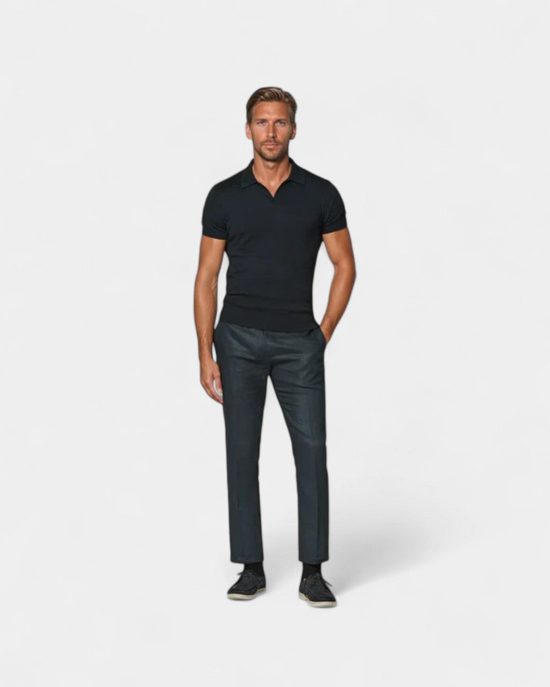 Herren-Strickpoloshirt im minimalistischen Design – Offener Kragen