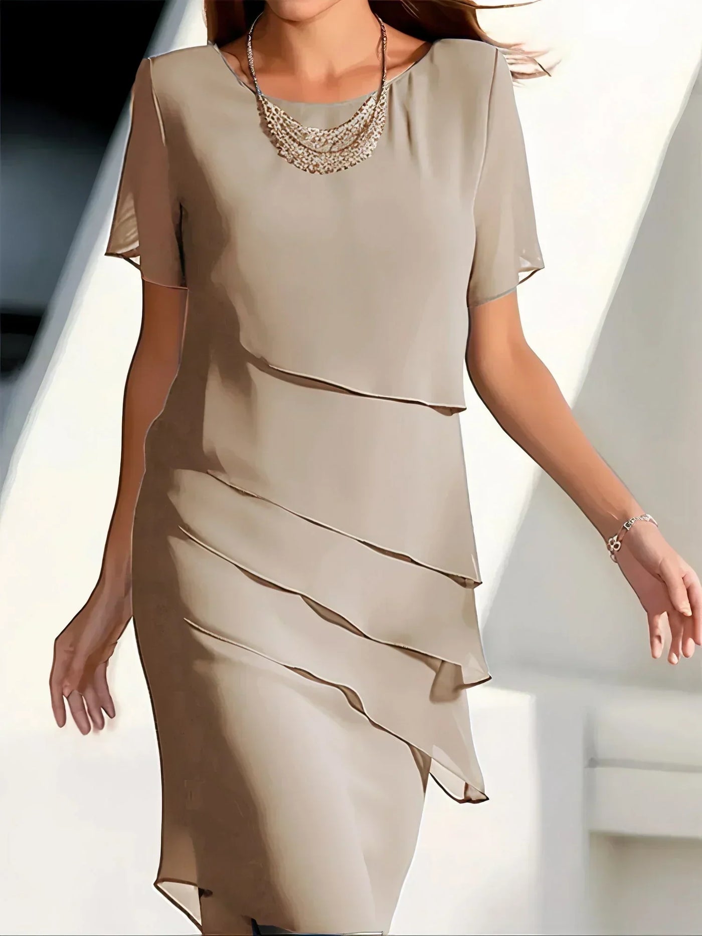 LELA ELEGANTES BAUSCHBEDECKENDES KLEID