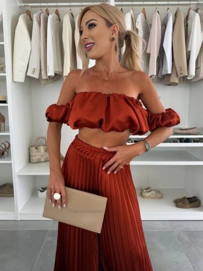 Araceli | Zweiteiliges Set mit Plisseehose und schulterfreiem Oberteil