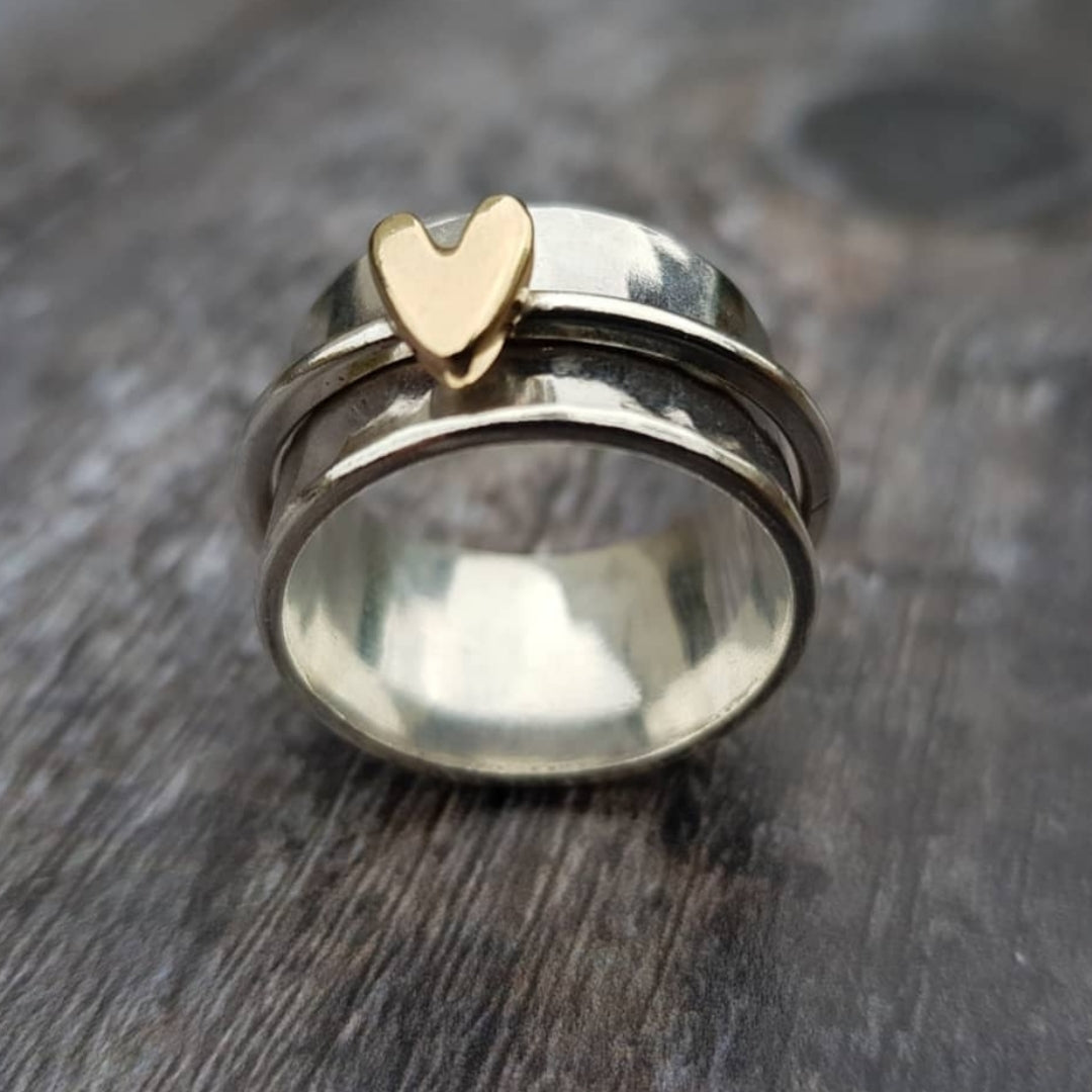 Mely – Silberring mit goldenem Herz