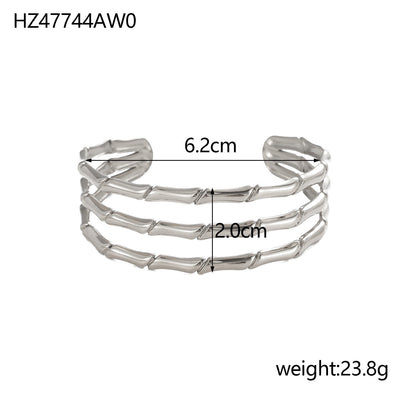 Cece C-förmiges Titan-Stahl-Armband - Silber