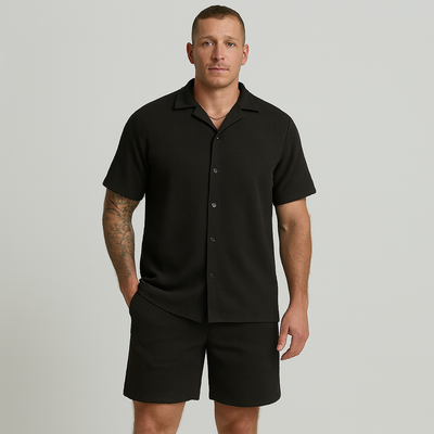 Lässiges Herren-Set – Kurzarmhemd mit Kragen und Shorts mit strukturiertem Karomuster