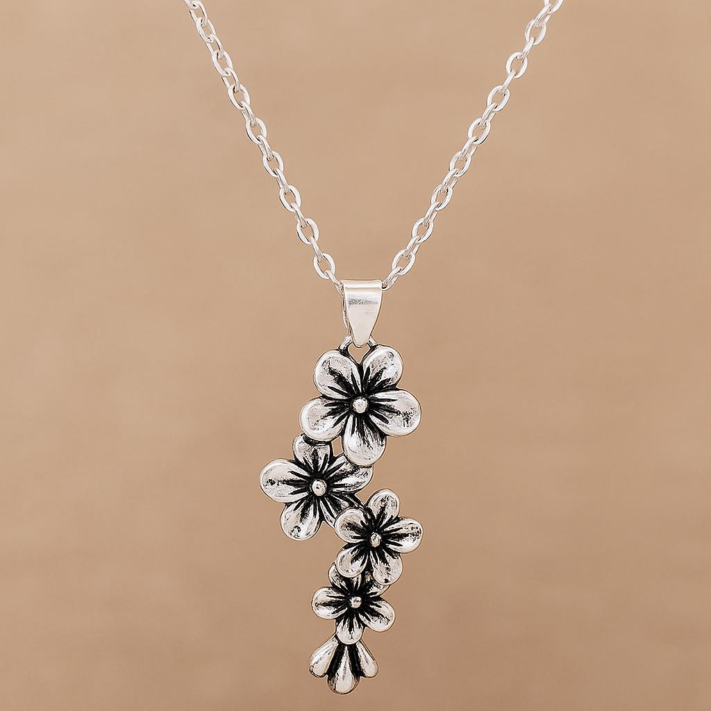 Kirschblüten-Halskette - Elegantes Design für Frauen