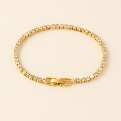Vergoldetes Tennisarmband mit funkelnden Zirkonias