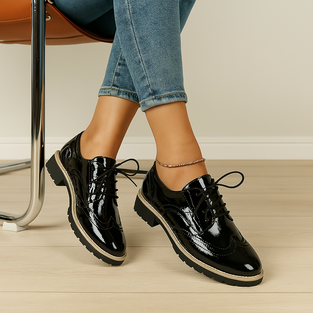 BEATE™ | Rote Pumps mit Lochmuster
