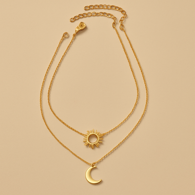 2pcs Elegante Sonne & Mond Anhänger Halskette Set