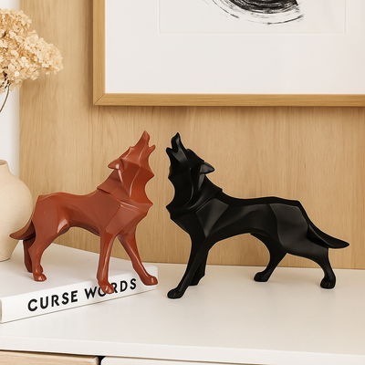 LupoForm – Geometrische Ulvenstatue mit scharfkantigem Design für moderne Räume