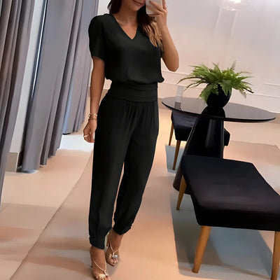 Atara - Weich fallendes Oberteil mit V-Ausschnitt und taillierte Hose mit hoher Taille