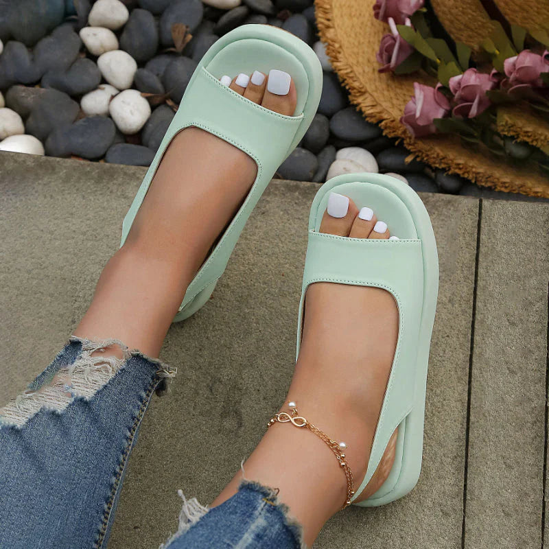 Trina – Stylische Plateausandalen