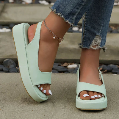 Trina – Stylische Plateausandalen
