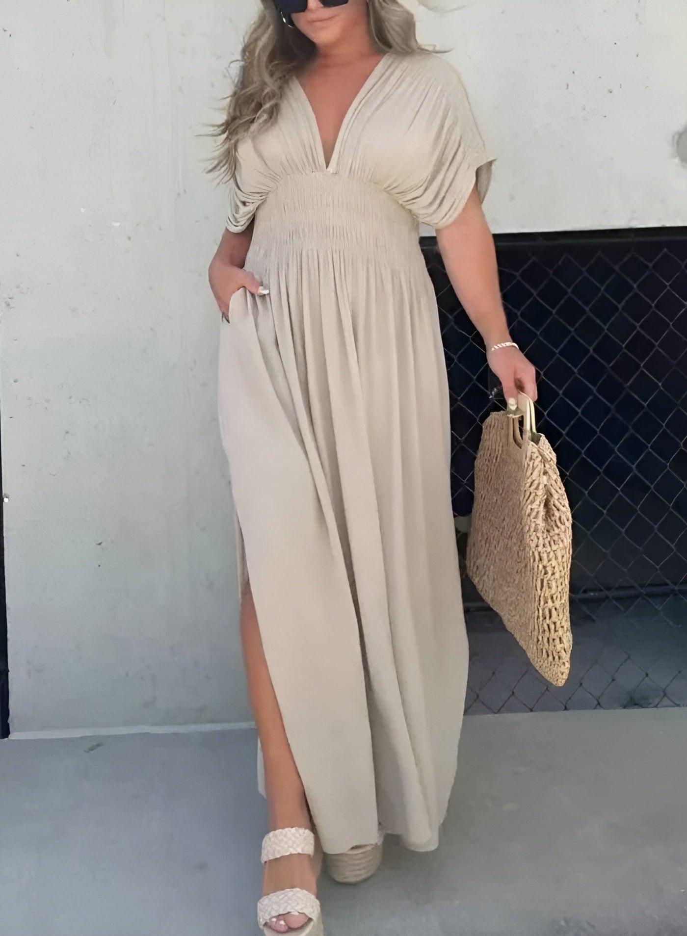 Damen Maxikleid – Leichter Stoff – V-Ausschnitt – Lässiger Sommerstil