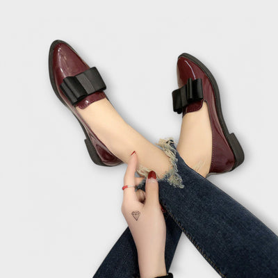 Maribel – Glanz-Loafers mit Schleifendetail