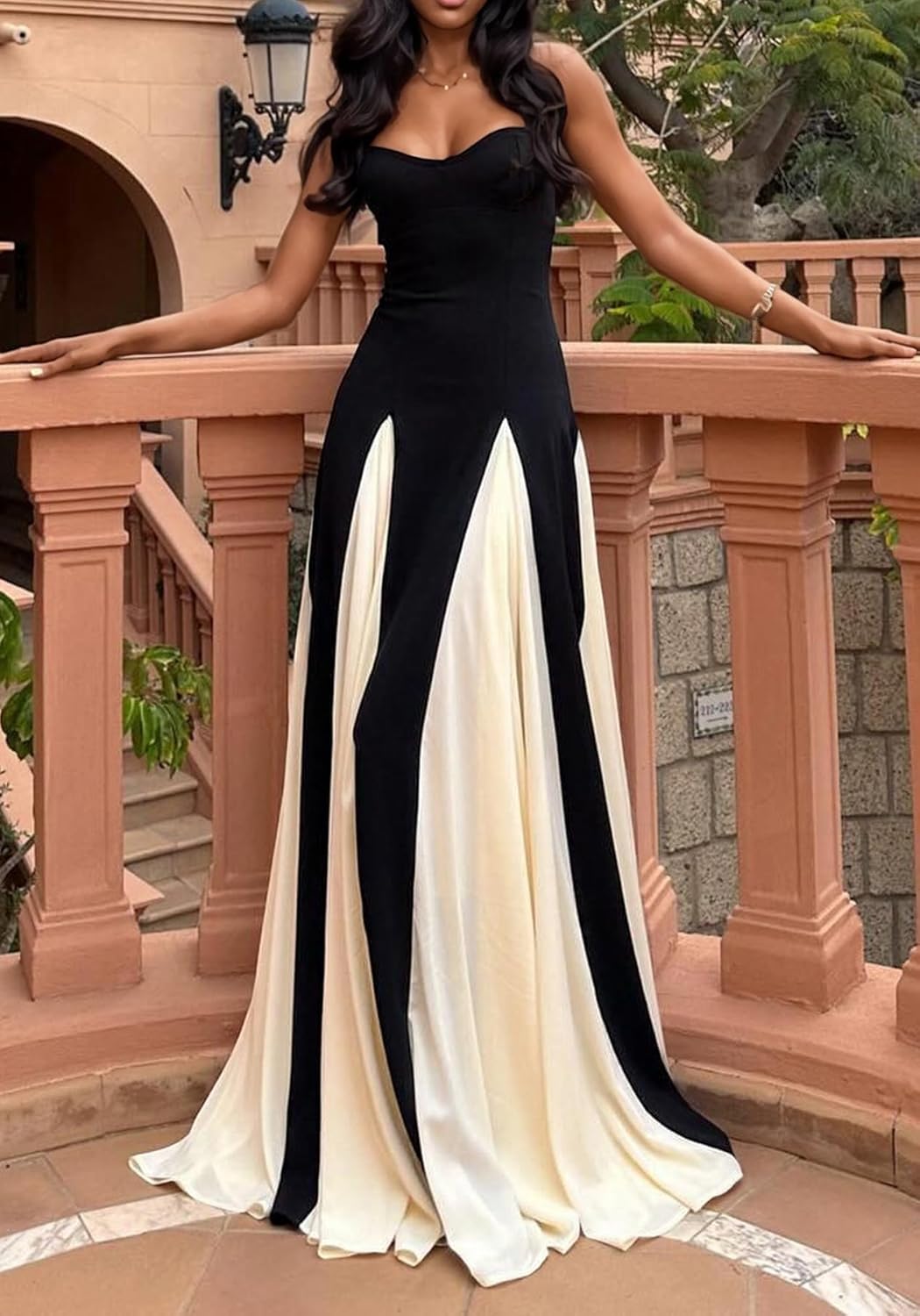 Elegantes Damen Maxikleid mit Kontrast