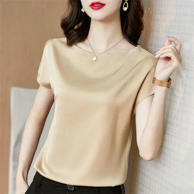 Celindra – Elegante Satinbluse mit kurzen Ärmeln