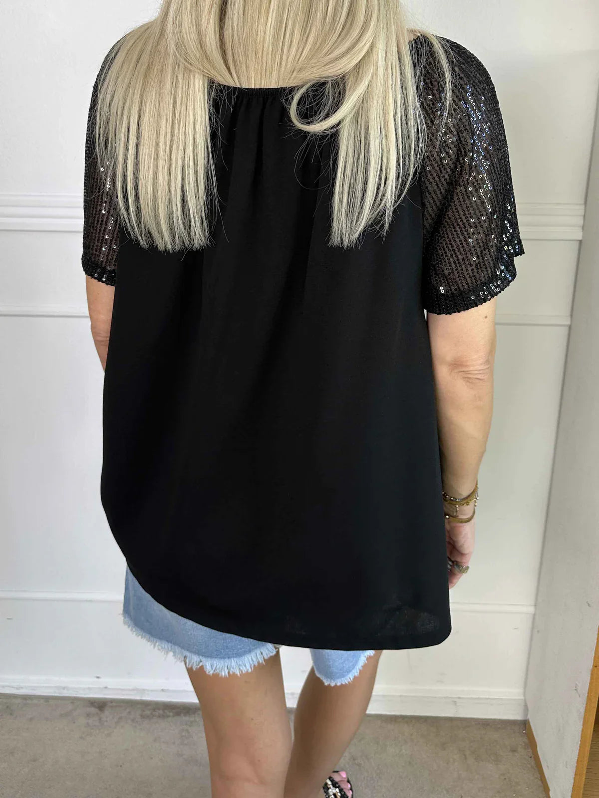 Lianora – Bluse mit Paillettenärmeln