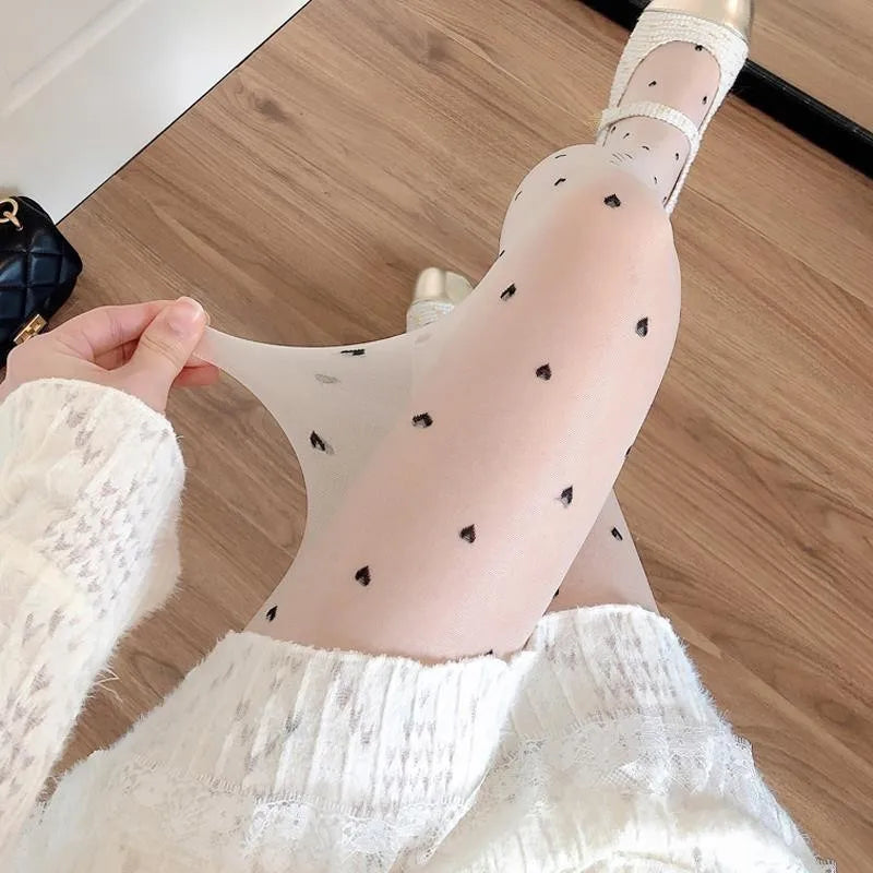 Leah | Modische Strumpfhosen mit Herz und Punktmuster
