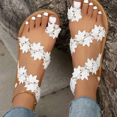Ricca – Verspielte Schmetterlings- und Blumensandalen