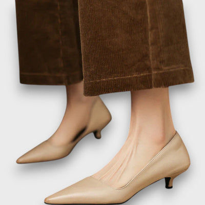 Veyra – Lederschuhe mit Kitten-Heel