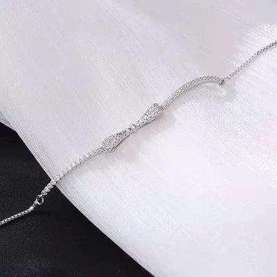 Das Zoey Fliegenarmband