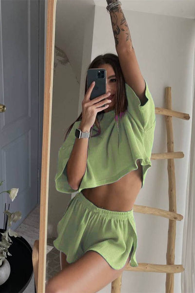 Damen-Set mit Crop-Top & Shorts aus Waffelstrick – lässig und bequem