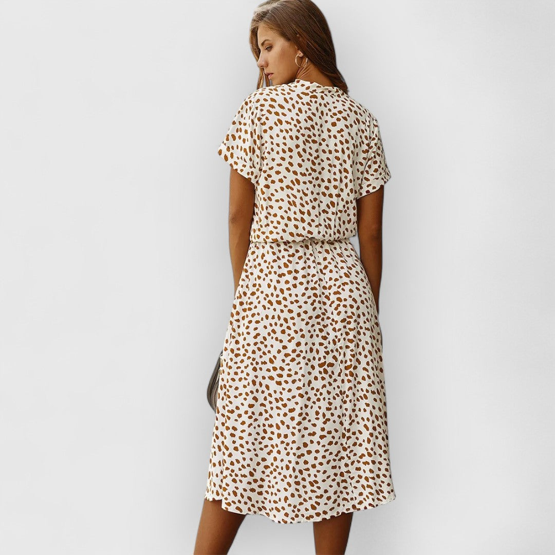 April | Schickes Bequemes Kleid