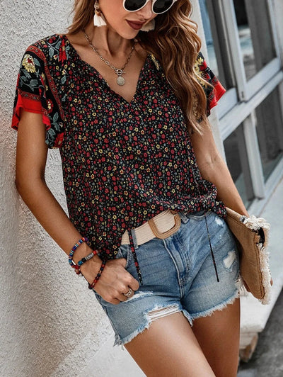 Margaux – Bluse mit V-Ausschnitt und Boho-Print