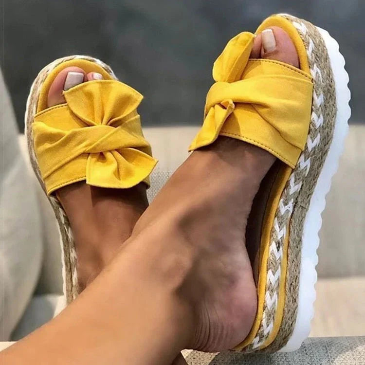 Keinna – Charmante Plateau-Sandalen mit Schleife