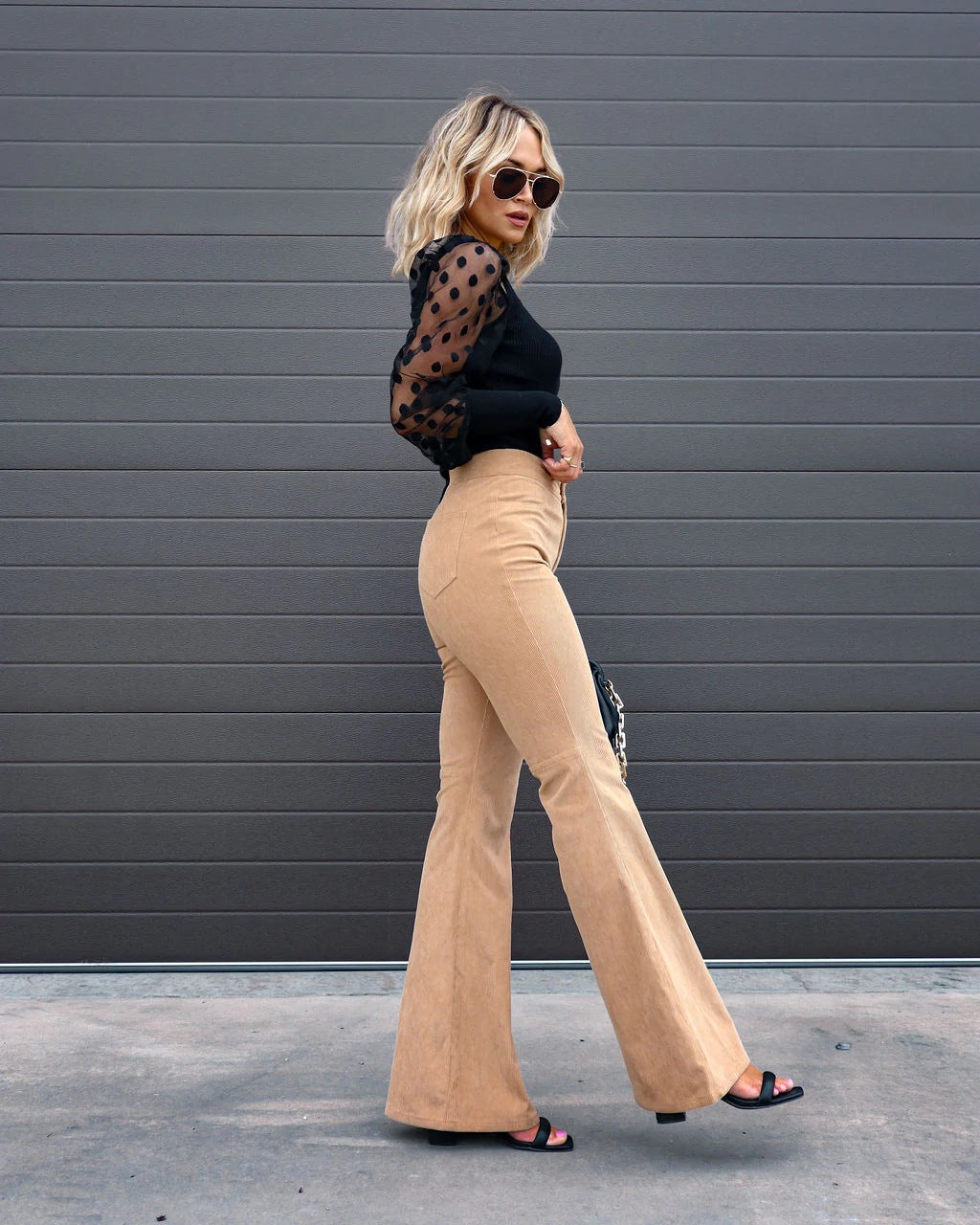 Damen Samthose mit hohem Bund und elegantem Schnitt