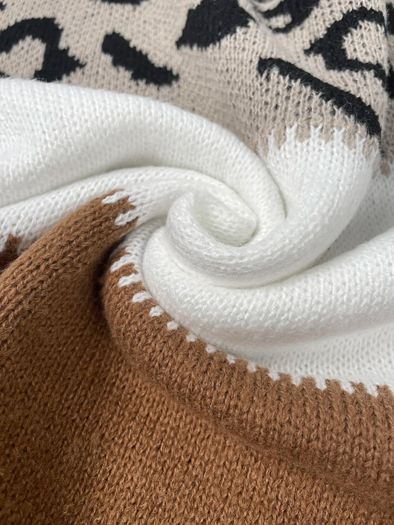 PULLOVER MIT LEOPARDENPRINT