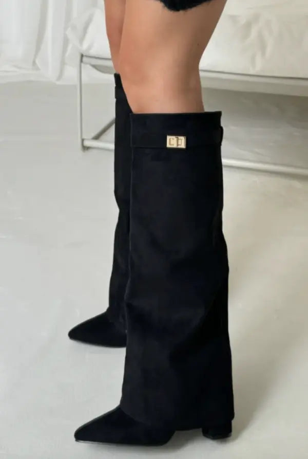 Damenstiefel mit weitem Beinabschluss – Eleganter Retro-Look in Beige