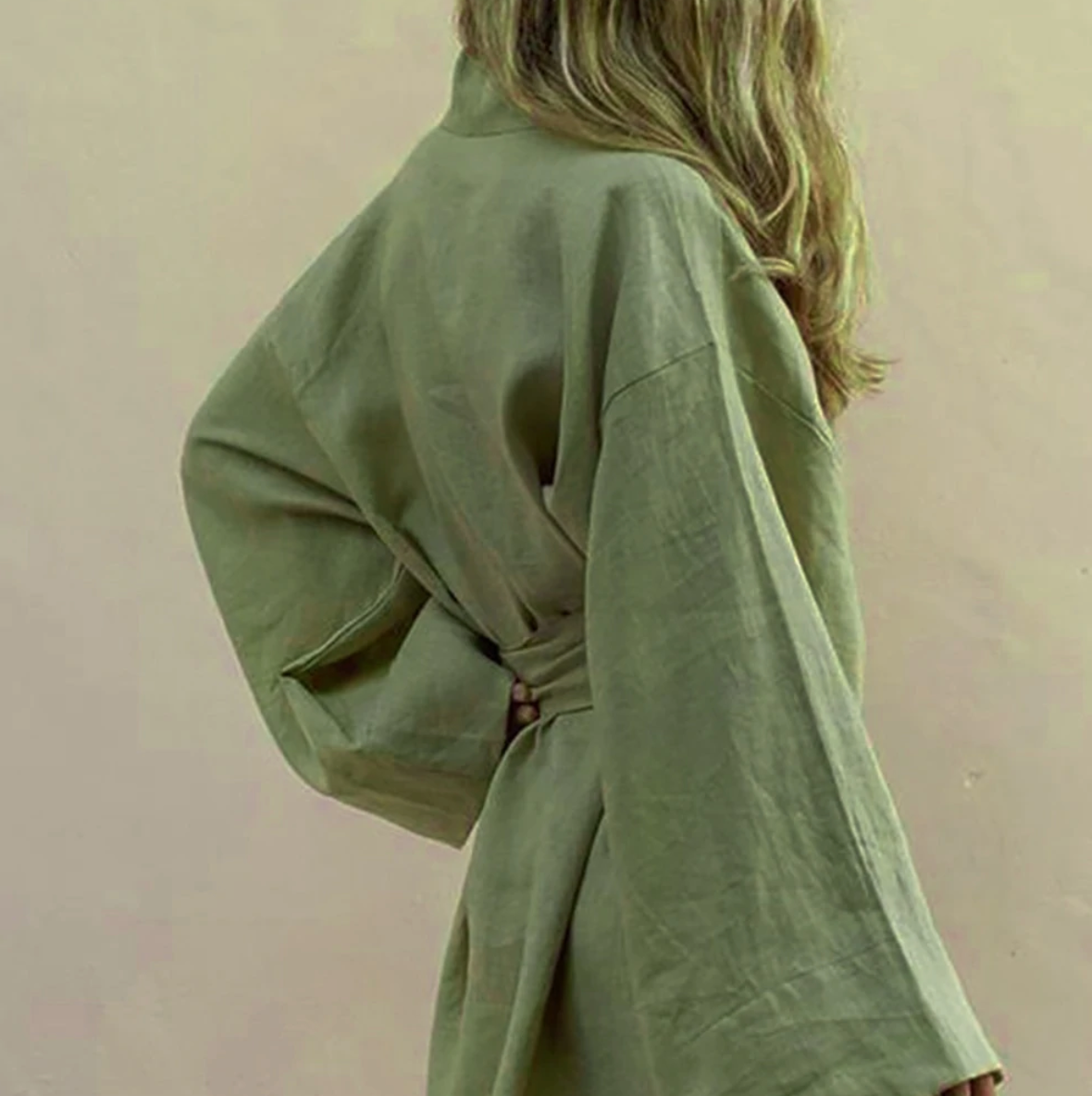 Damen Kimono aus Satin mit Gürtel und lockerer Passform für Frühling und Sommer