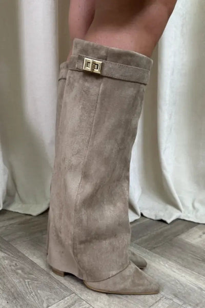 Damenstiefel mit weitem Beinabschluss – Eleganter Retro-Look in Beige