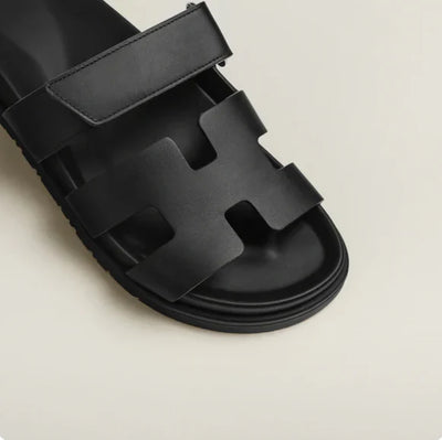 Collin – Moderne Cutout-Sandalen