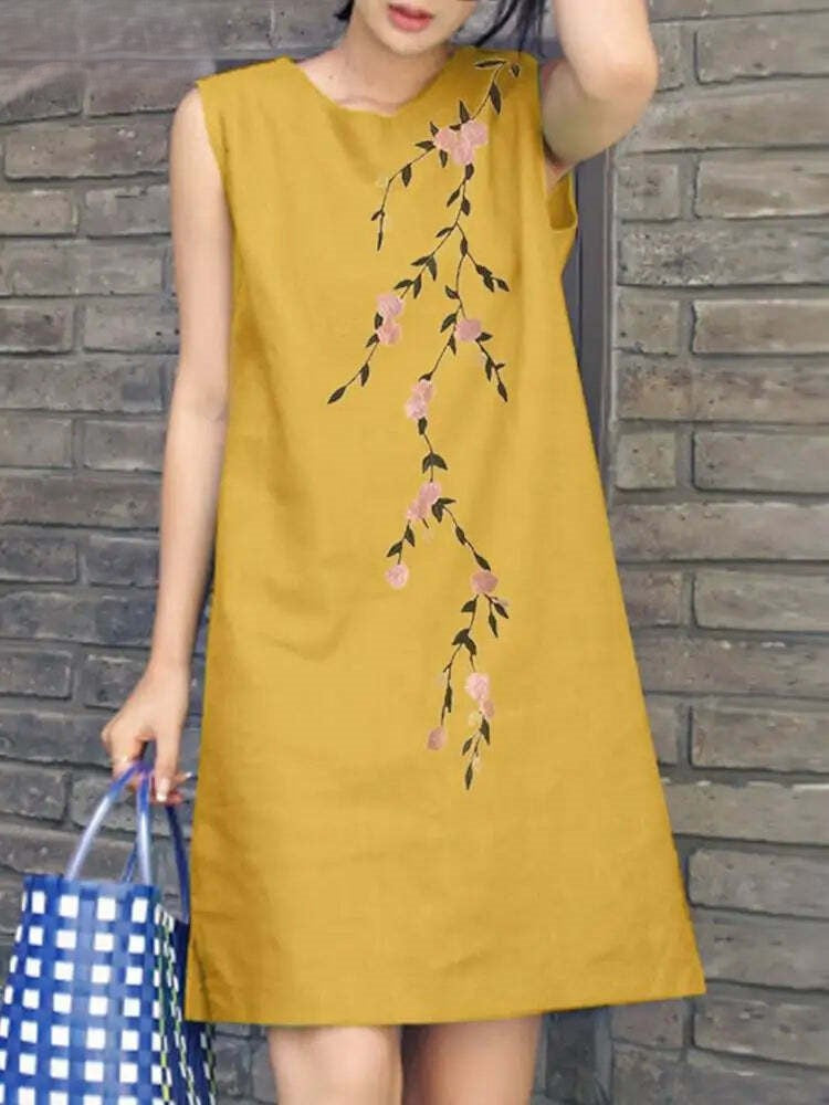 Lenora | Kleid mit Blumenstickerei