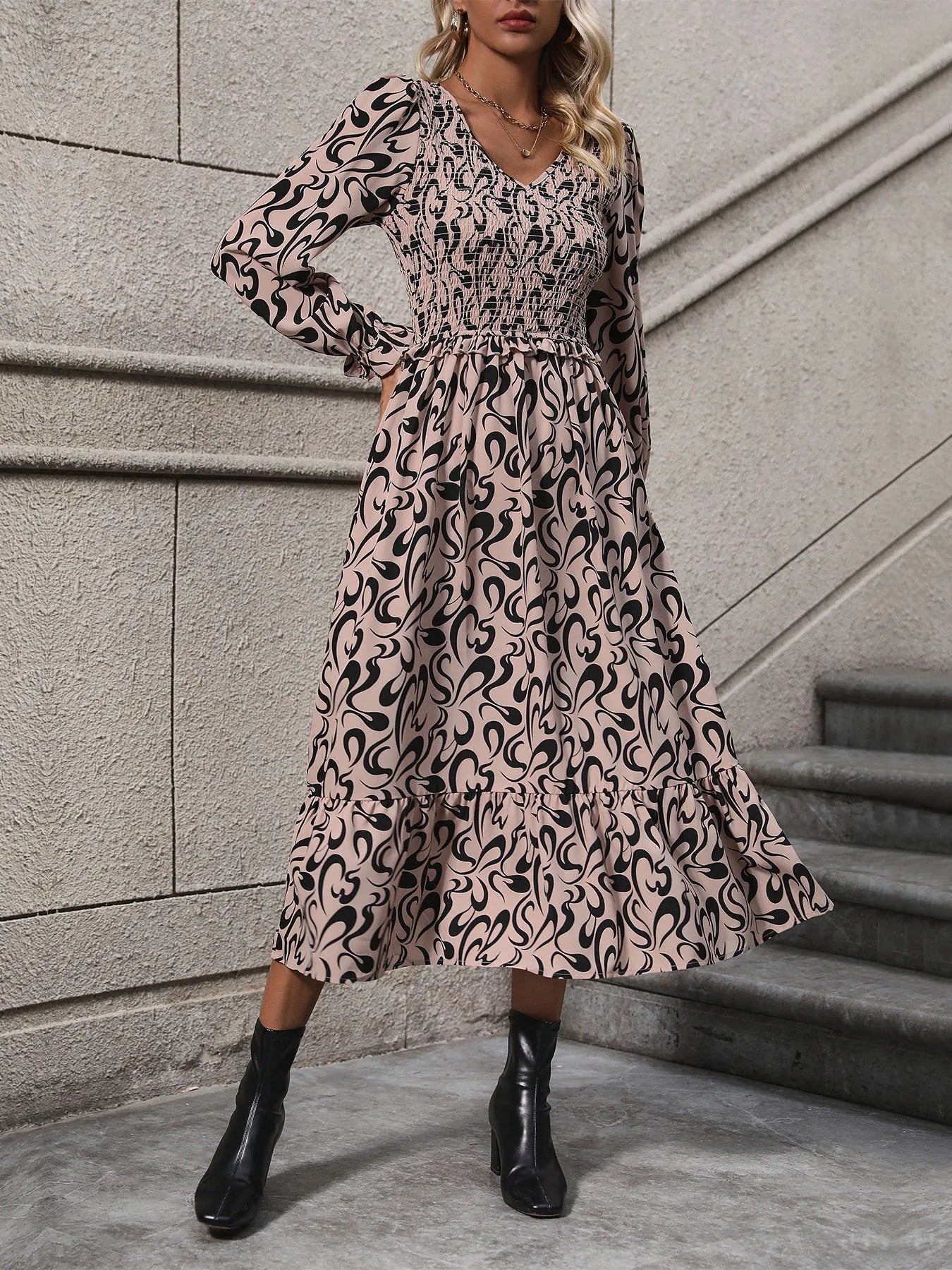 Celeste | Schickes Leichtes Damenkleid mit V-Ausschnitt