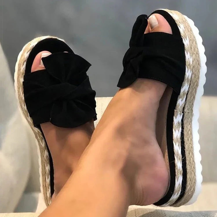 Keinna – Charmante Plateau-Sandalen mit Schleife