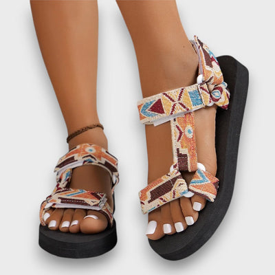 Zanika – Outdoor-Sandalen mit Ethno-Flair