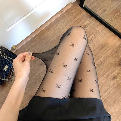 Stylische Damen-Strumpfhose im Herz- und Punkt-Stil