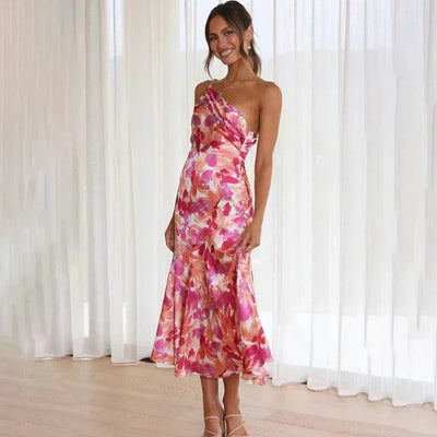 Asymmetrisches Sommerkleid mit Blumendruck – Figurbetont & Stilvoll