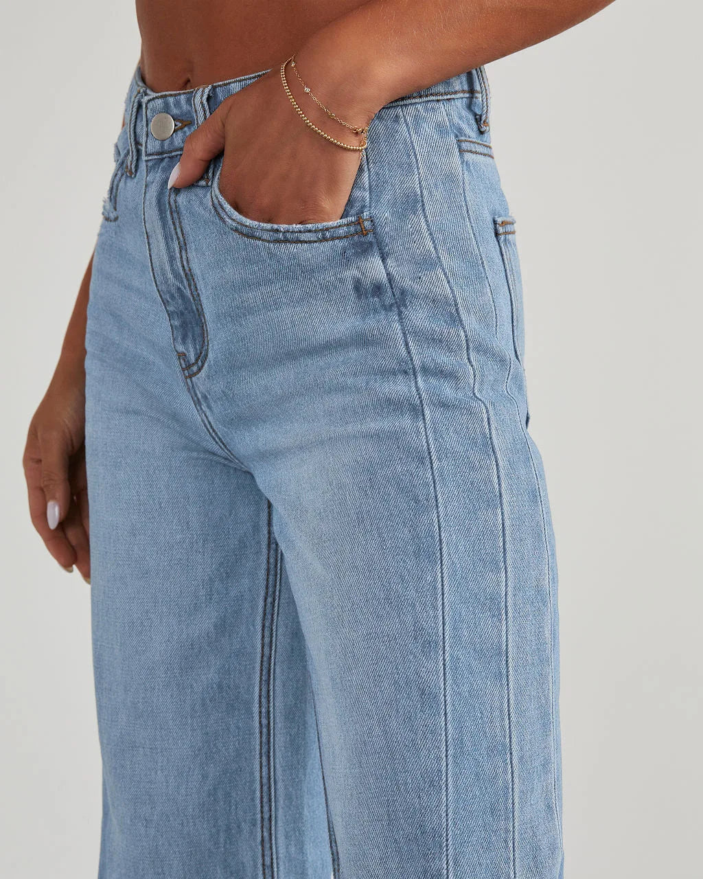 Damen-Weitbein-Jeans in Grau mit Raw-Hem