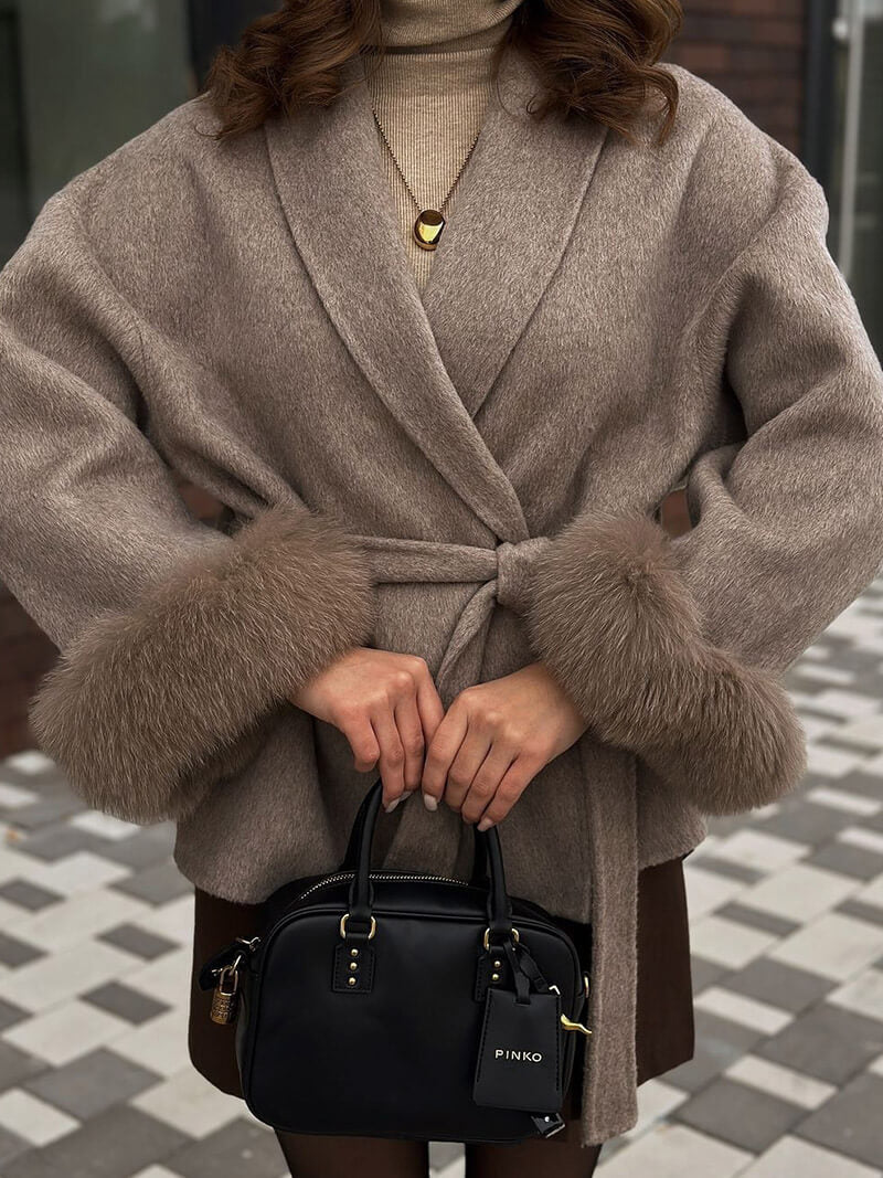 Damen Mantel mit Kunstfellbesatz – Eleganter Winter Kurzmantel