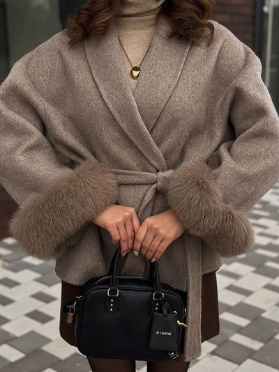 Damen Mantel mit Kunstfellbesatz – Eleganter Winter Kurzmantel