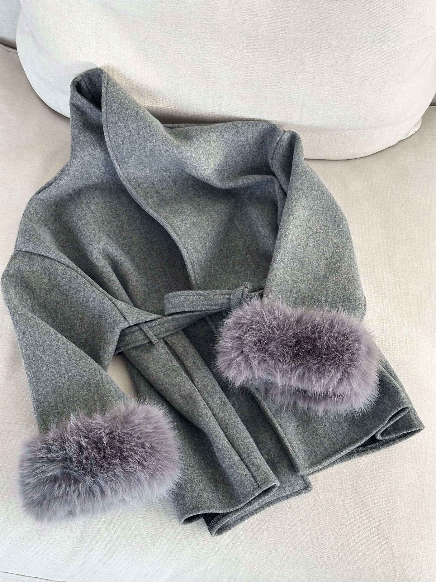 Damen Mantel mit Kunstfellbesatz – Eleganter Winter Kurzmantel