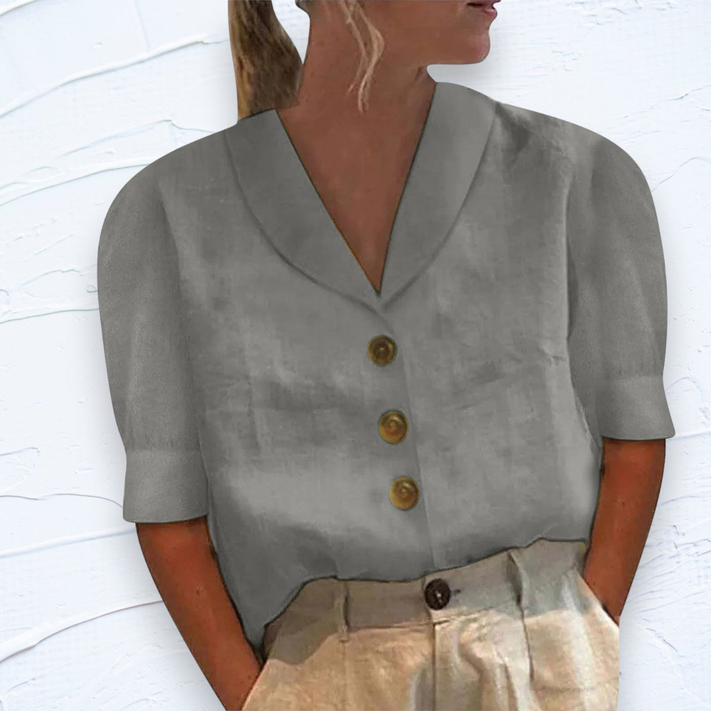 Stephanie | Bluse mit traditionellem Kragen und Knopfleiste