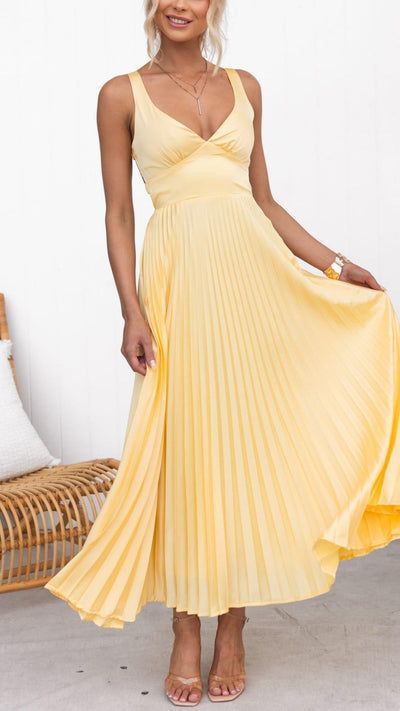 Elegantes Plisseekleid in Sonnengelb – Ärmellos mit V-Ausschnitt & fließender Silhouette