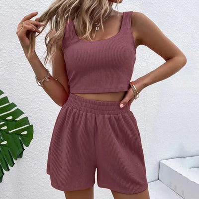 Noelis – Geripptes Lounge-Set aus Crop-Top und Shorts